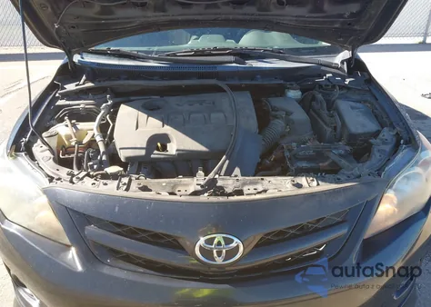 2013 Toyota Corolla S z USA, uszkodzony, nr VIN 2T1BU4EE9DC921900